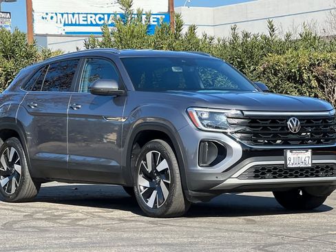 Used 2024 Volkswagen Atlas Cross Sport SE image 9