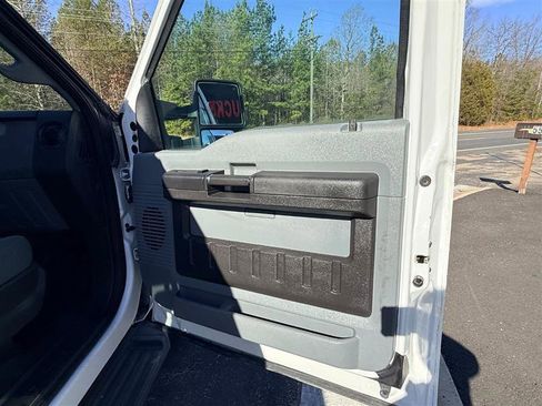 Used 2011 Ford F250 XL w/ PWR Equipment Group image 12