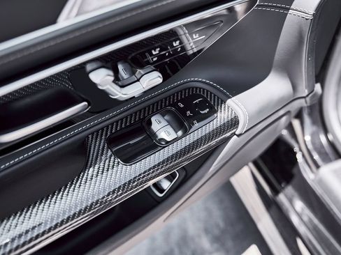 Used 2025 Mercedes-Benz AMG GT 63 image 33