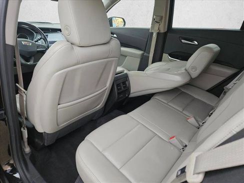 Used 2023 Cadillac XT4 Premium Luxury image 11