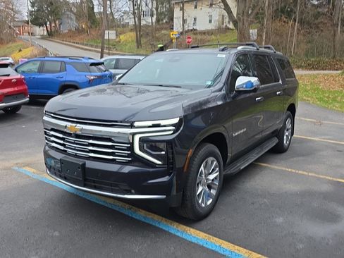 New 2025 Chevrolet Suburban Premier image 5