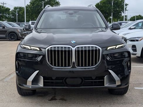 Used 2025 BMW X7 xDrive40i w/ Premium Package image 8