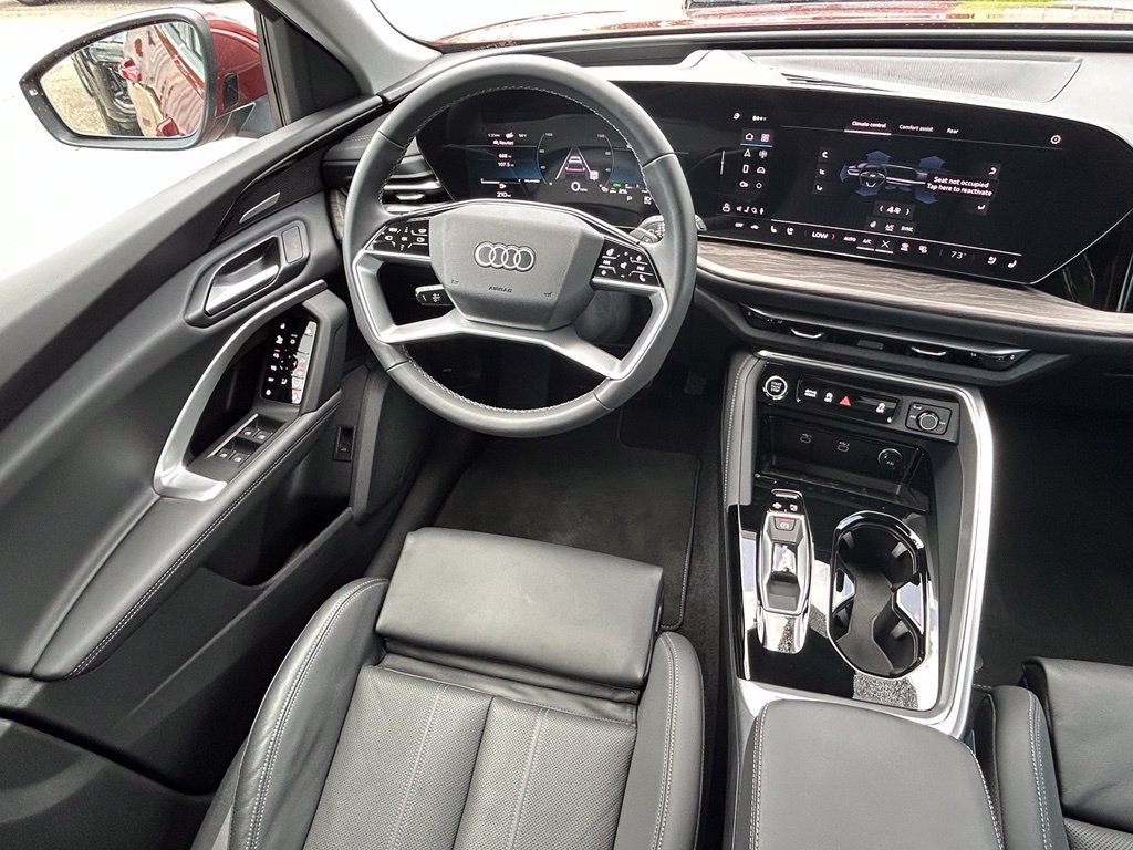 Certified 2025 Audi Q5 Prestige AWD/4WD image 9
