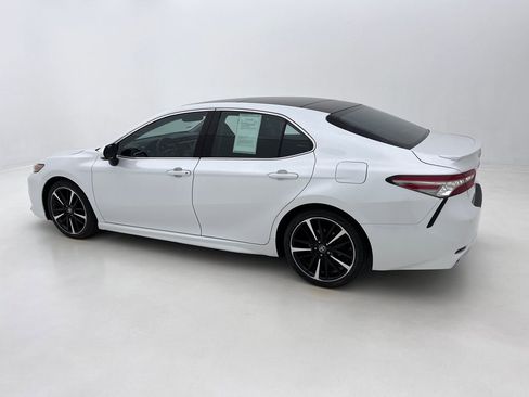 Used 2018 Toyota Camry XSE image 10