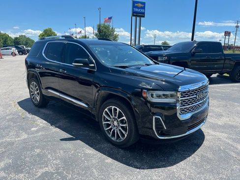 Used 2023 GMC Acadia Denali w/ Denali Ultimate Package AWD/4WD image 2