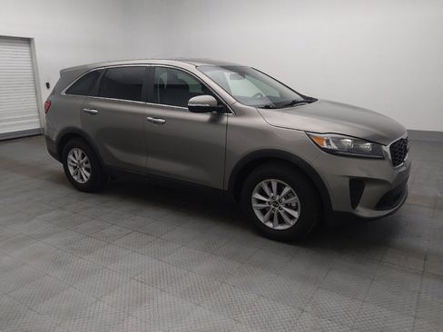 Used 2019 Kia Sorento L FWD image 11