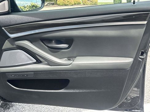 Used 2013 BMW M5 RWD image 40