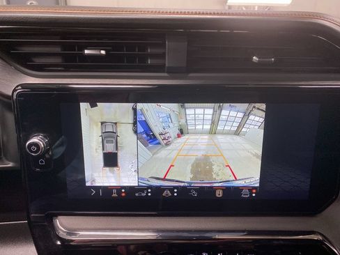 Certified 2024 GMC Sierra 1500 AT4 w/ AT4 Premium Package AWD/4WD image 47