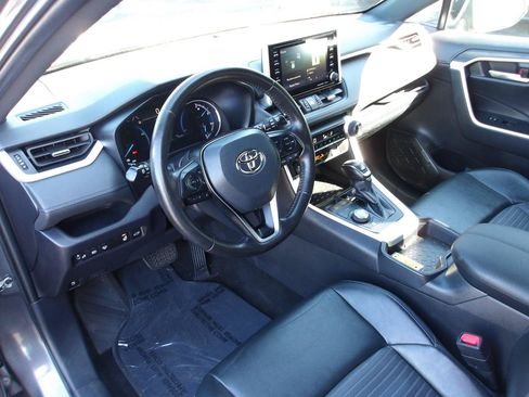 Used 2021 Toyota RAV4 XSE w/ XSE Grade Weather Package AWD/4WD image 10