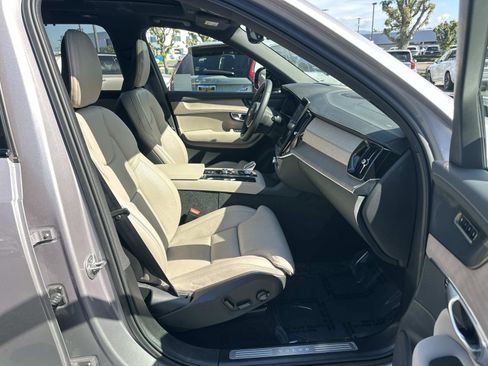 Certified 2026 Volvo XC90 B6 Ultra image 26