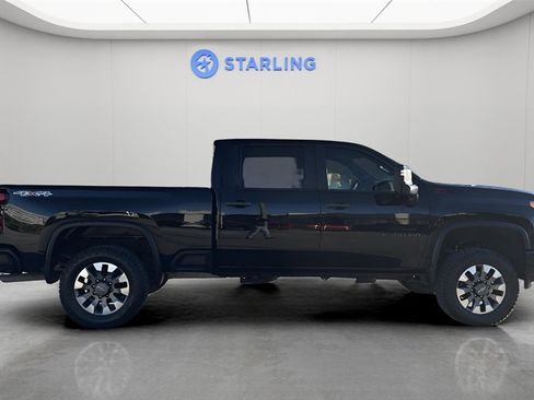 Used 2023 Chevrolet Silverado 2500 Custom w/ Custom Convenience Package image 11