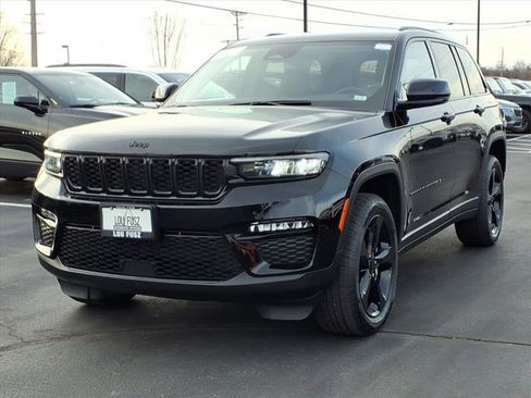 Used 2023 Jeep Grand Cherokee Limited w/ Black Appearance Package image 2