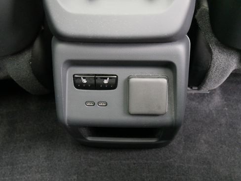 Certified 2025 Cadillac Optiq Sport 2 w/ LPO, Floor Liner Package AWD/4WD image 12