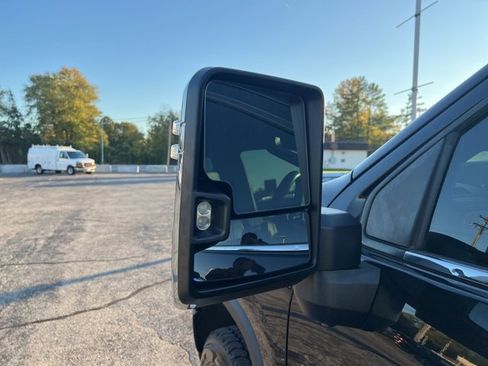 Used 2022 Chevrolet Silverado 2500 High Country image 11