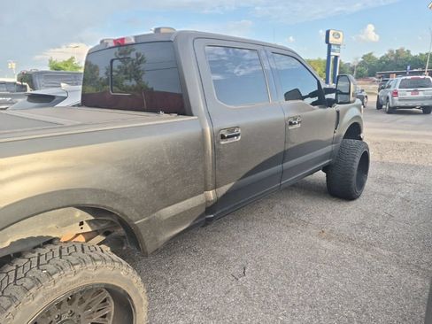 Used 2020 Ford F250 Platinum w/ FX4 Off-Road Package AWD/4WD image 19