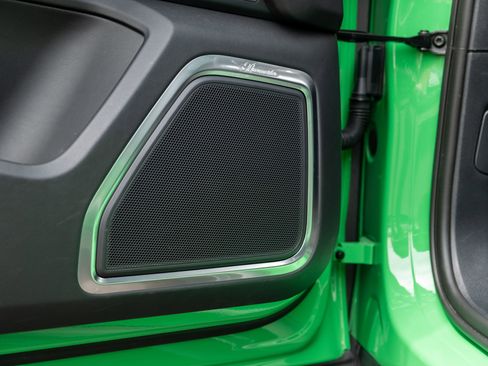 Certified 2025 Porsche Macan GTS image 16