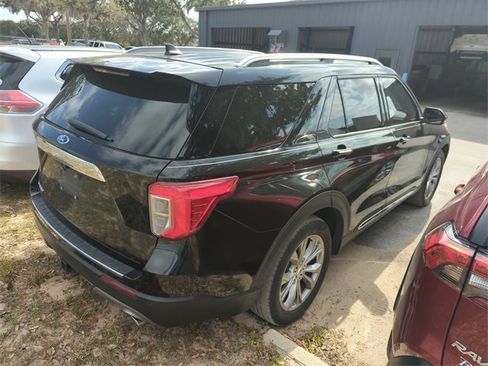 Used 2021 Ford Explorer Limited w/ Equipment Group 301A image 2