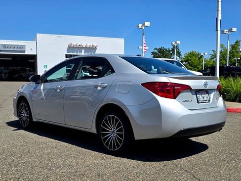 Used 2019 Toyota Corolla XSE FWD image 6