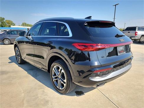 Certified 2025 Audi Q5 Premium w/ Convenience Package image 5