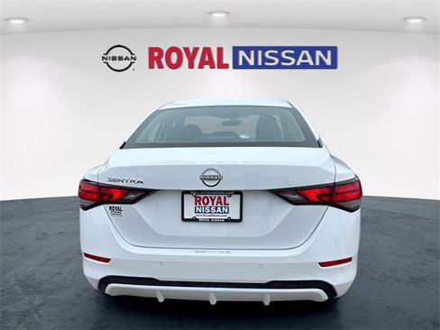 Used 2025 Nissan Sentra S image 6