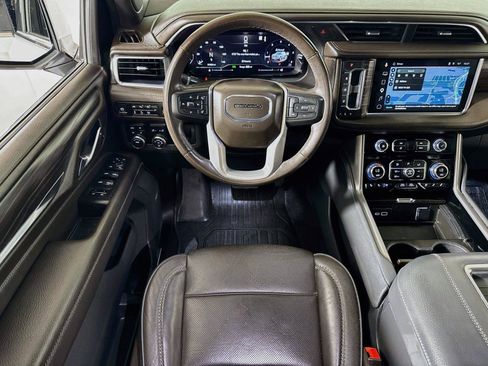 Used 2022 GMC Yukon XL Denali AWD/4WD image 21