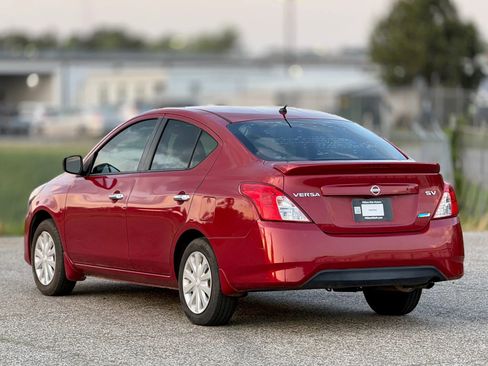 Used 2015 Nissan Versa SV FWD image 10
