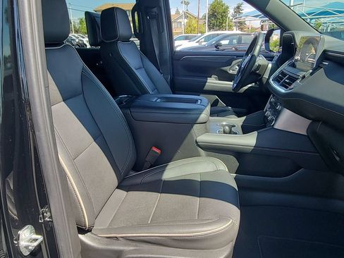 Used 2024 GMC Yukon XL SLT w/ SLT Luxury Package AWD/4WD image 28