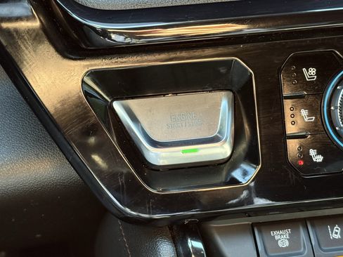 Used 2024 GMC Sierra 2500 AT4 image 22