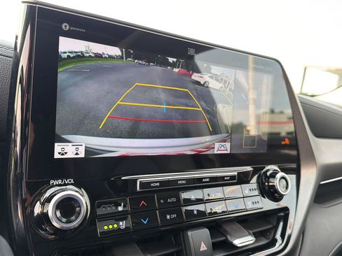 Certified 2020 Toyota Highlander Limited FWD image 27