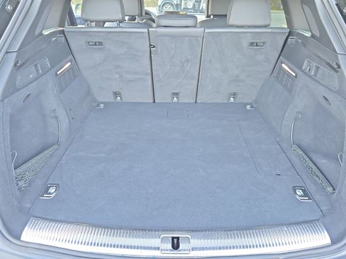 Certified 2023 Audi Q5 e Prestige image 12