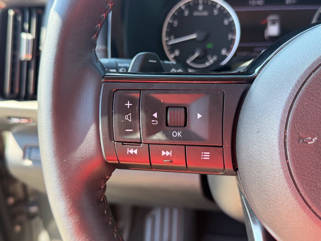 Used 2025 Nissan Pathfinder SL FWD image 20