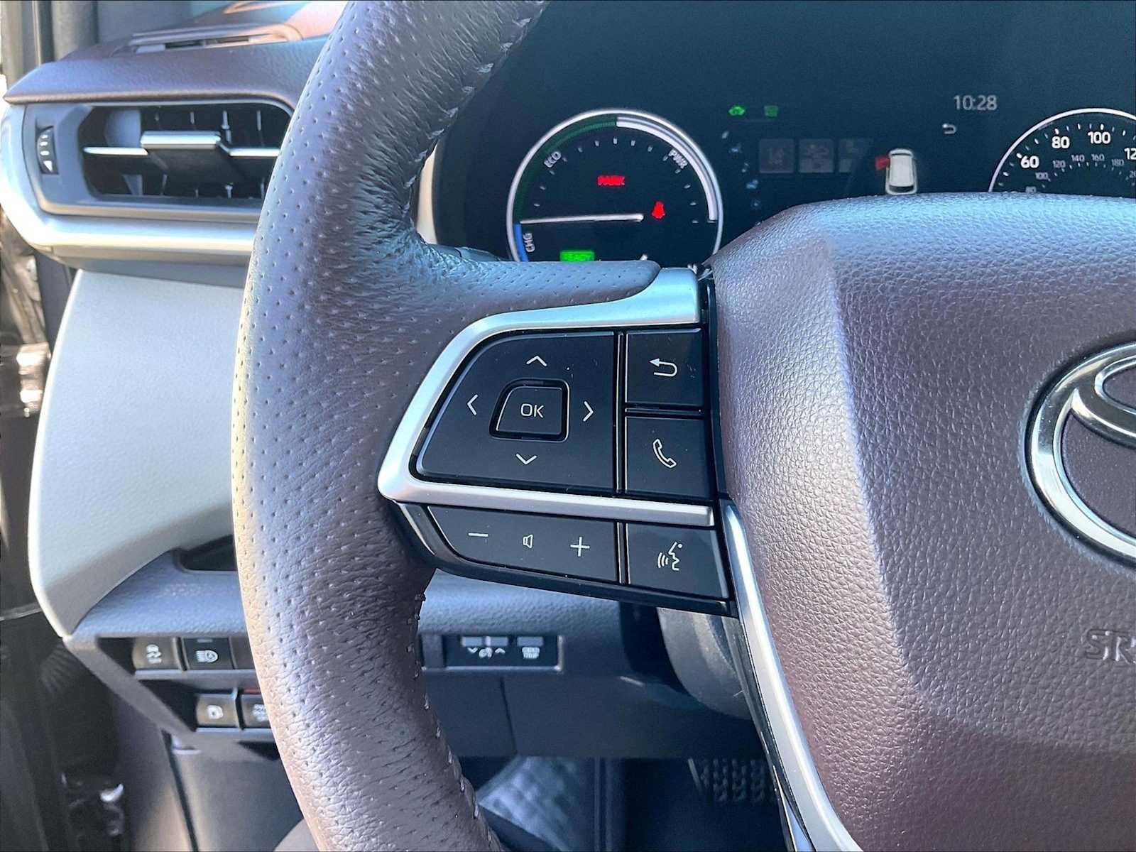 Used 2024 Toyota Sienna Platinum FWD image 19