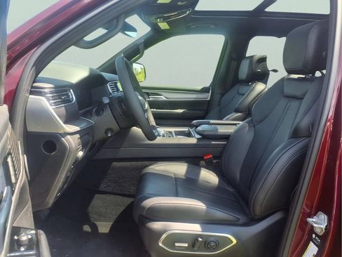 New 2026 Jeep Grand Wagoneer Limited AWD/4WD image 18