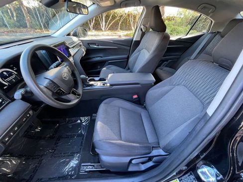 Used 2025 Toyota Camry LE image 25