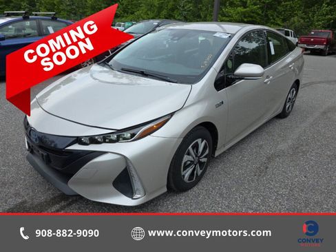 Used 2017 Toyota Prius Prime Premium w/ Preferred Accessory Package FWD image 1