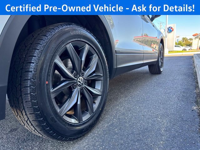 Certified 2023 Volkswagen Tiguan SE w/ Panoramic Sunroof Package AWD/4WD image 21