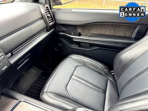Used 2021 Ford Expedition Limited image 32