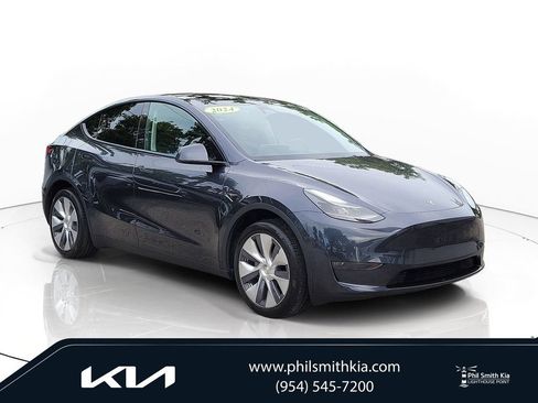 Used 2024 Tesla Model Y Long Range AWD/4WD image 1