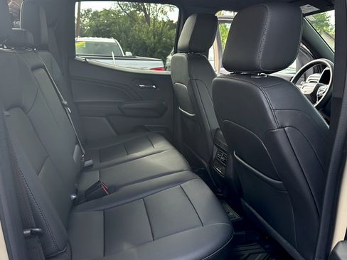 Used 2024 GMC Canyon Elevation w/ Elevation Premium Package AWD/4WD image 9