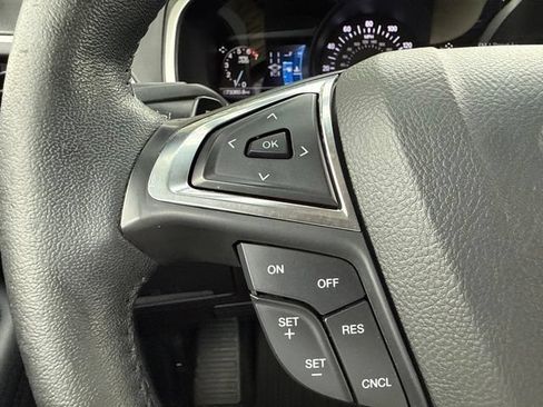 Used 2020 Ford Edge SEL AWD/4WD image 16