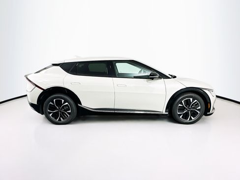 Used 2024 Kia EV6 Wind w/ Wind Technology Package AWD/4WD image 10