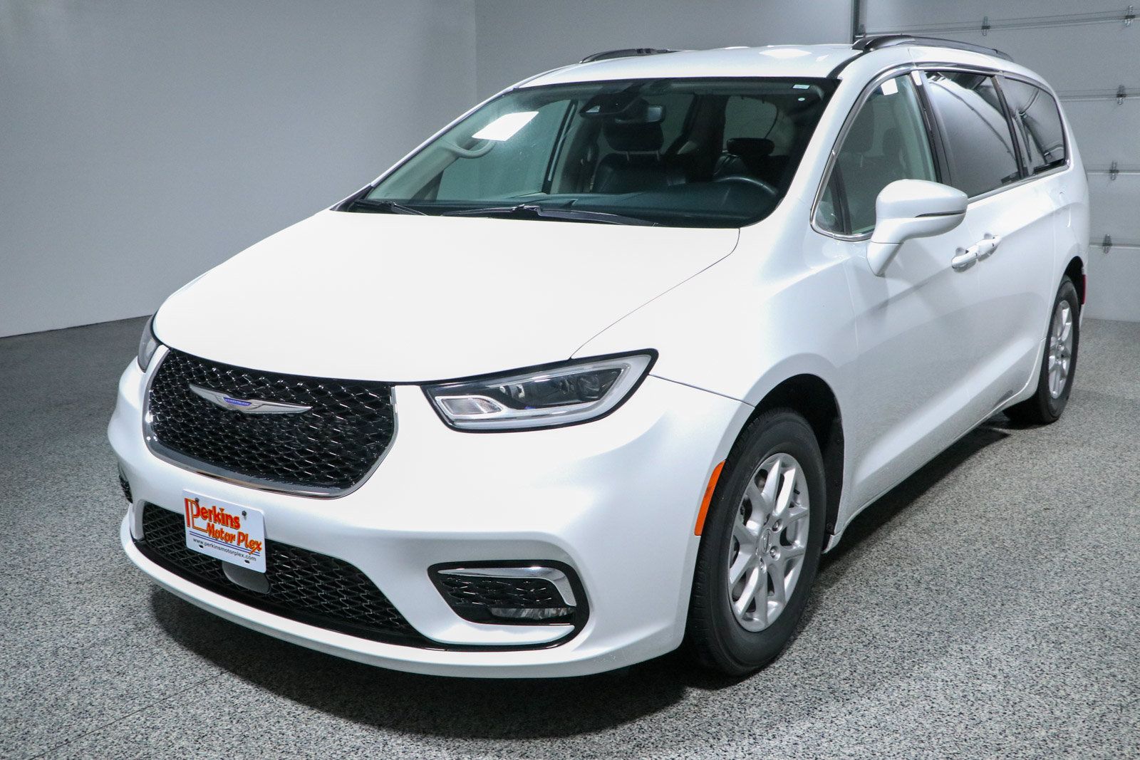 Used 2022 Chrysler Pacifica Touring-L FWD image 32