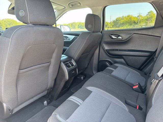 Used 2025 Chevrolet Blazer LT FWD image 17