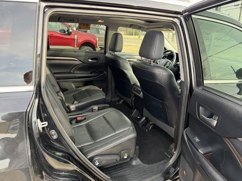 Used 2016 Toyota Highlander Limited image 8