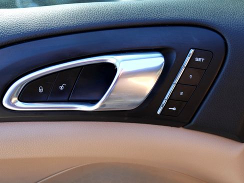 Used 2015 Porsche Cayenne S w/ Premium Package image 14