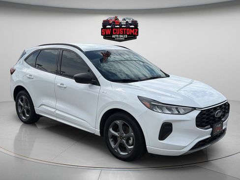 Used 2023 Ford Escape ST-Line w/ Equipment Group 301A FWD image 1