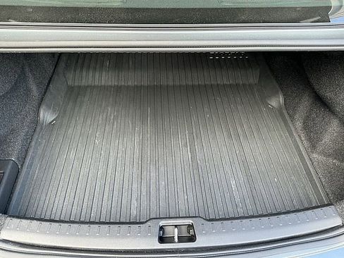 Used 2021 Volvo S60 T5 Momentum w/ Climate Package image 18