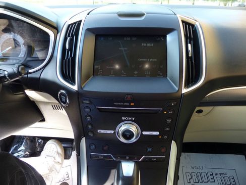 Used 2018 Ford Edge Titanium w/ Equipment Group 301A AWD/4WD image 32