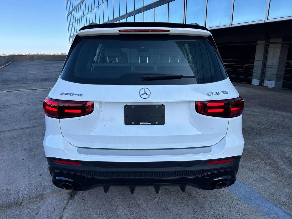 New 2025 Mercedes-Benz GLB 35 AMG 4MATIC image 5