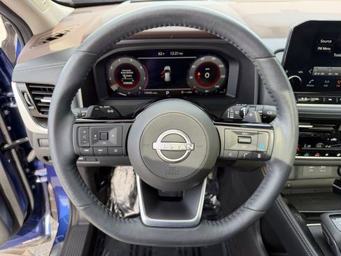 Used 2023 Nissan Rogue Platinum w/ Platinum Premium Package image 19